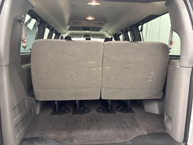 2025 Chevrolet Express Passenger 1LT