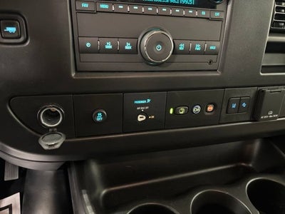 2025 Chevrolet Express Passenger 1LT