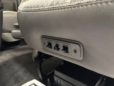 2025 Chevrolet Express Passenger 1LT