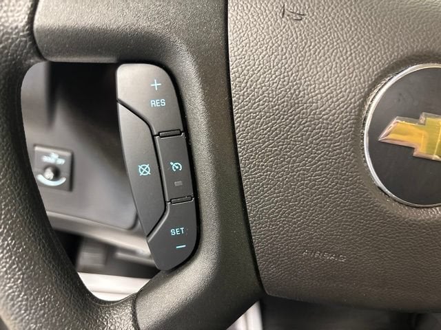 2025 Chevrolet Express Passenger 1LT