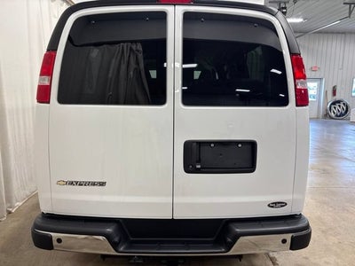 2025 Chevrolet Express Passenger 1LT