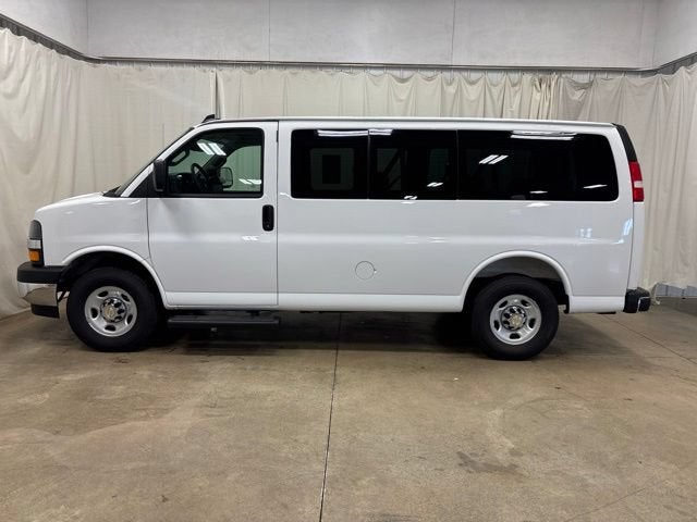 2025 Chevrolet Express Passenger 1LT