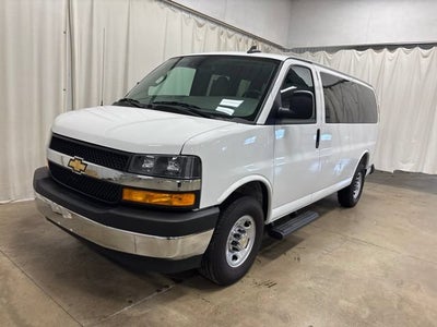 2025 Chevrolet Express Passenger 1LT