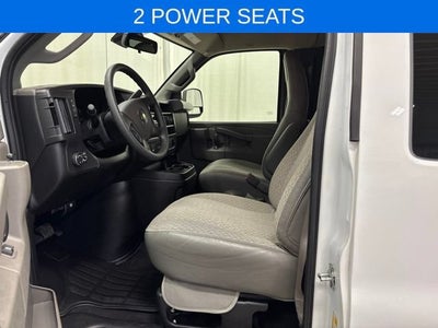 2025 Chevrolet Express Passenger 1LT