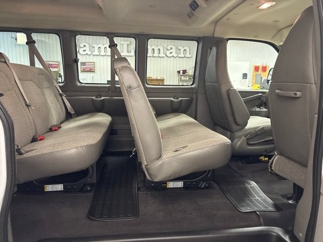 2025 Chevrolet Express Passenger 1LT