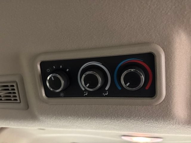 2025 Chevrolet Express Passenger 1LT