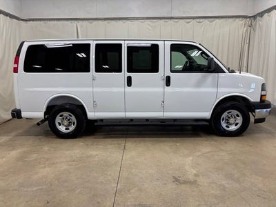 2025 Chevrolet Express Passenger 1LT