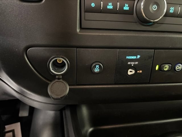 2025 Chevrolet Express Passenger 1LT