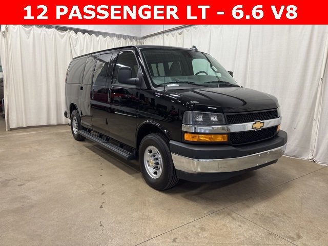 2024 Chevrolet Express Passenger 2500 1LT