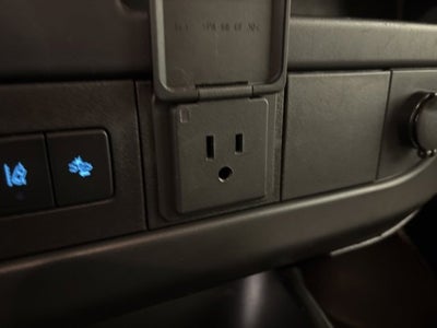 2024 Chevrolet Express Passenger 2500 1LT