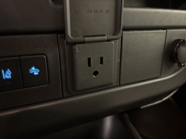 2024 Chevrolet Express Passenger 2500 1LT