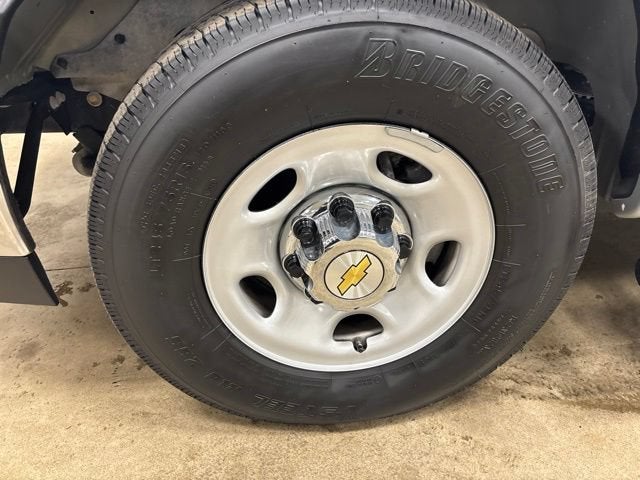 2025 Chevrolet Express Passenger 1LT