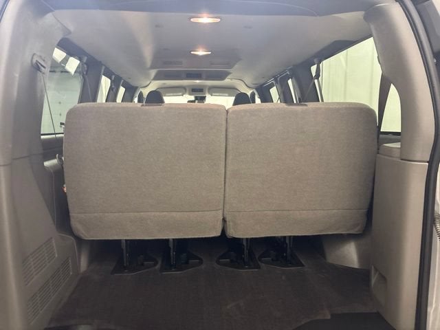 2025 Chevrolet Express Passenger 1LT