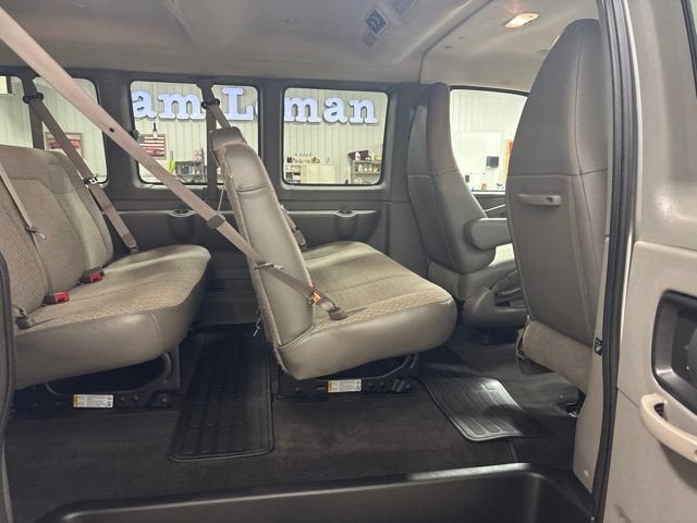 2025 Chevrolet Express Passenger 1LT