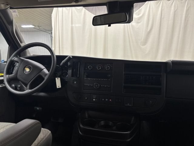 2025 Chevrolet Express Passenger 1LT