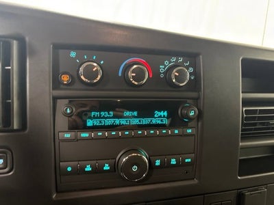 2025 Chevrolet Express Passenger 1LT