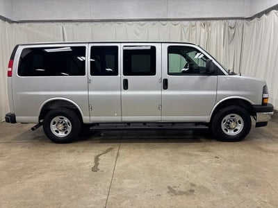 2025 Chevrolet Express Passenger 1LT