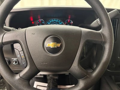 2025 Chevrolet Express Passenger 1LT
