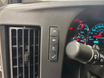 2025 Chevrolet Express Passenger 1LT