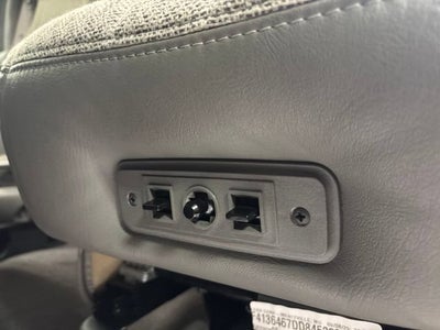2025 Chevrolet Express Passenger 1LT