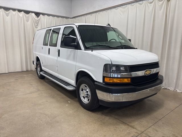 2024 Chevrolet Express 2500 Work Van HD's photo