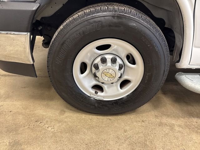 2024 Chevrolet Express Cargo 2500 WT