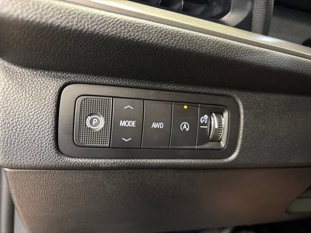 2027 Chevrolet Traverse LT - Photo 33