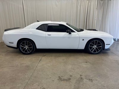 2016 Dodge Challenger 392 Hemi Scat Pack Shaker