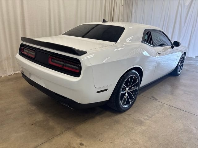 2016 Dodge Challenger 392 Hemi Scat Pack Shaker