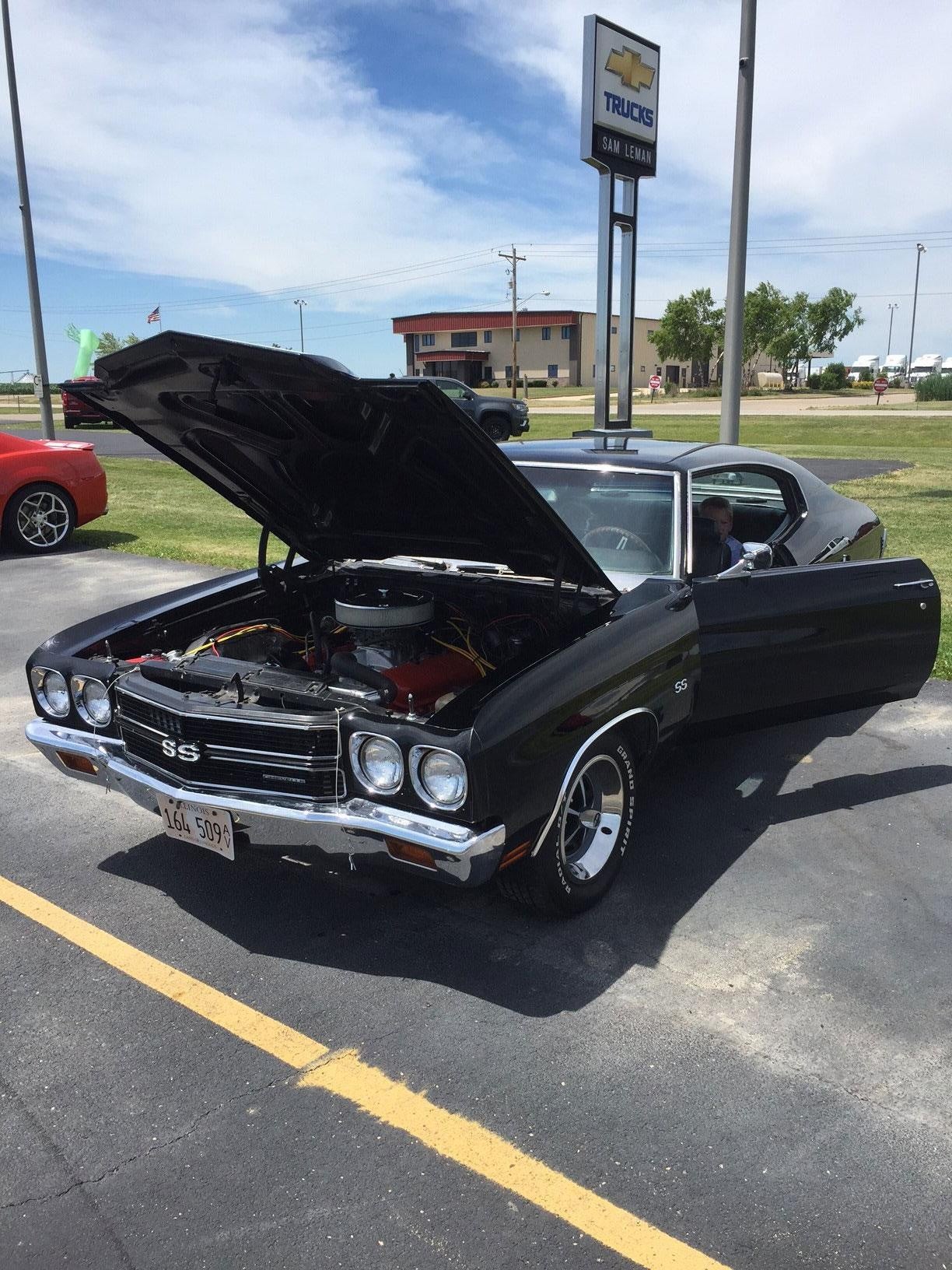 black car bonnet open img