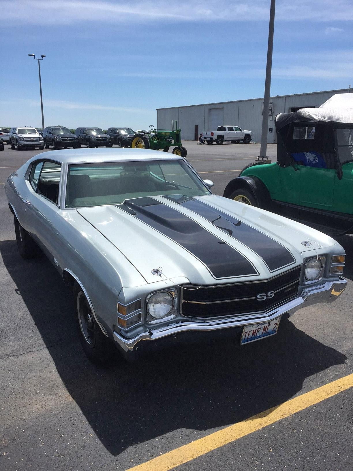  car with white paint img